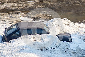 Snowdrop - the car appeared from under the snow