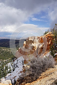 Snowy Bryce Canyon photo