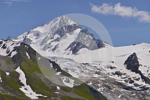 Snowy mountain at Charamillon