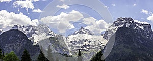 Snowy mountain range in Austria: Loferer Steinberge