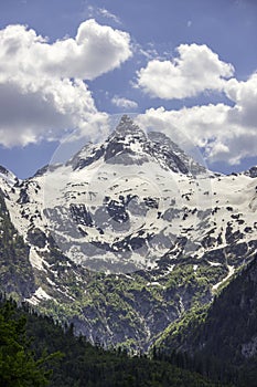 Snowy mountain range in Austria: Loferer Steinberge