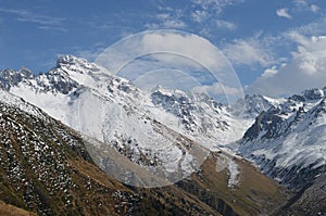 Snowy mountainous landscape photo