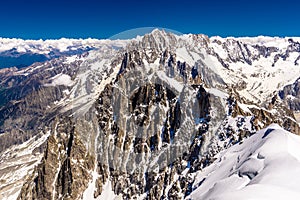 Zasnežený hory montana, alpy francúzsko 