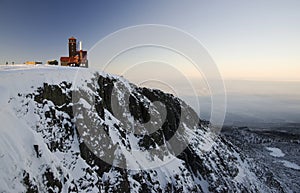 Nevado hoyos en Krkonoše Chequia a polonia fronteras 