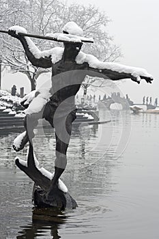 Snowy statue off Nanshan Lu West Lake, Hangzhou