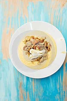 Soft polenta with mushrooms