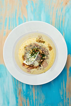 Soft polenta with mushrooms