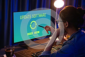 Software update on computer for brisk version of device software