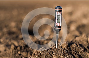 Soil meter for measured PH, temperature and moisture