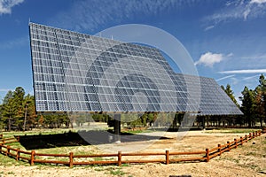 Dos soleado campo sobre el visitantes en canón en 