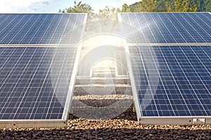 Solar cell panel with strong light