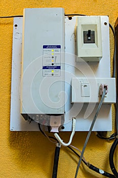 solar charge controller