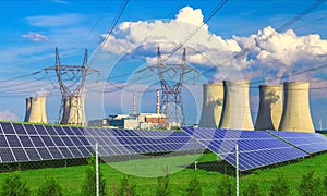 Soleggiato energia pannelli Prima nucleare centrale elettrica 