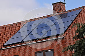 SOLAR ENGERY BEEN USED FOR HOUSE ROOF IN DNMARK