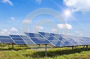 Sluneční panely obnovitelný energie slunce 