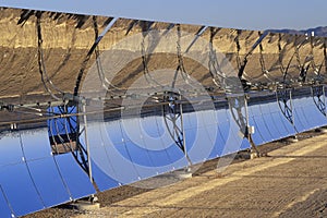 Solar Two panels at South California Edison Plant in Barstow, CA