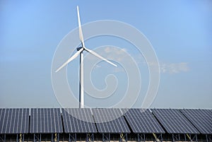 Solar and wind energy plant