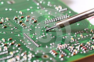 Soldering a circuit img