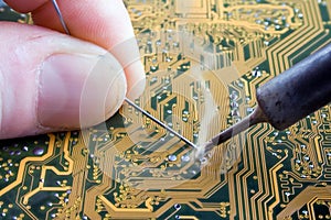 Soldering an electronic circuit