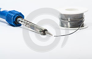 Soldering iron and soldering wire