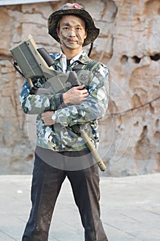 Soldier hug laser gun