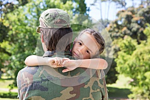 Soldier reunited with his daughter