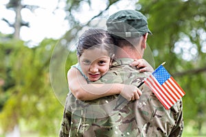 Soldier reunited with his daughter