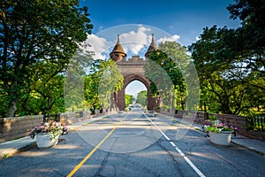 The Soldiers and Sailors Memorial Arch, in Hartford, Connecticut photo