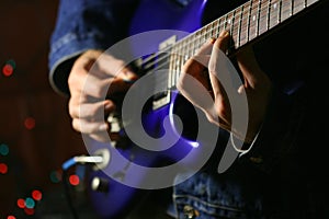 Solo guitarist