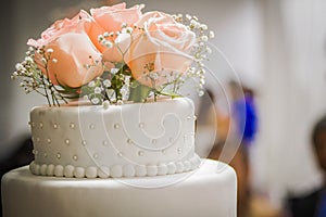 roses in the cake photo