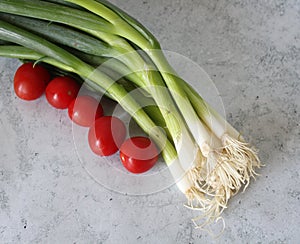 Some spring onion and tomatoes
