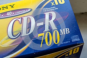 Sony CD-R 700 MB Compact Disc Recordable Enregistrable disc pack, package full of CD compact optical data storage CD-ROM standard