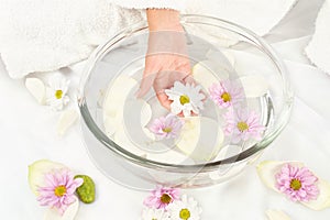 Soothing petal bath