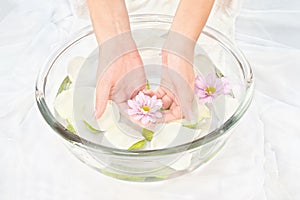 Soothing petal bath