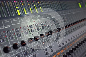 Sound Mastering Table