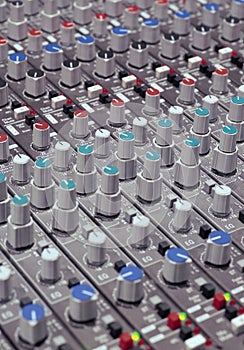 Soundboard knobs