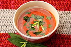 Soup of tomatoes and ramsons