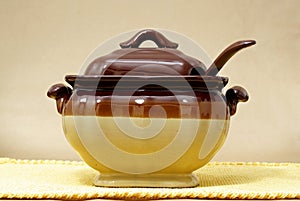 Soup tureen
