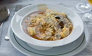 Soupy seafood rice