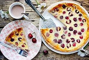 Sour cream cherry pie