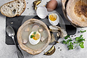 The sour soup served in bread bowl