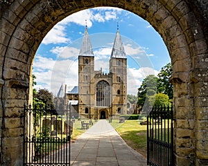 Southwell Mister, Romanesque Cathedral and gate