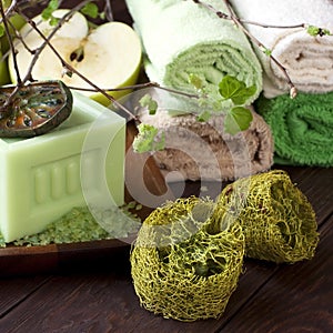 Spa composition with towels and soap