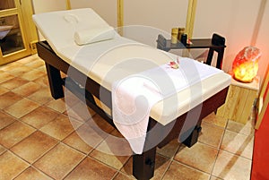 Spa relaxation bed for massage