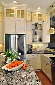 Spacious classic kitchen