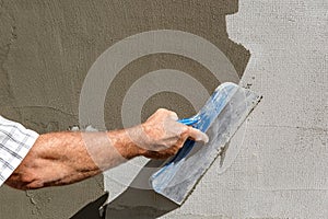 Spackling wall
