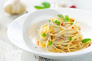 Spageti olive oil and peperoncino photo