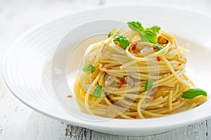 Spageti olive oil and peperoncino photo
