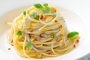 Spageti olive oil and peperoncino photo