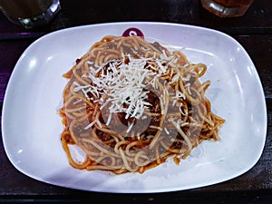 Spagetti Bolognaise with Cheese Topping